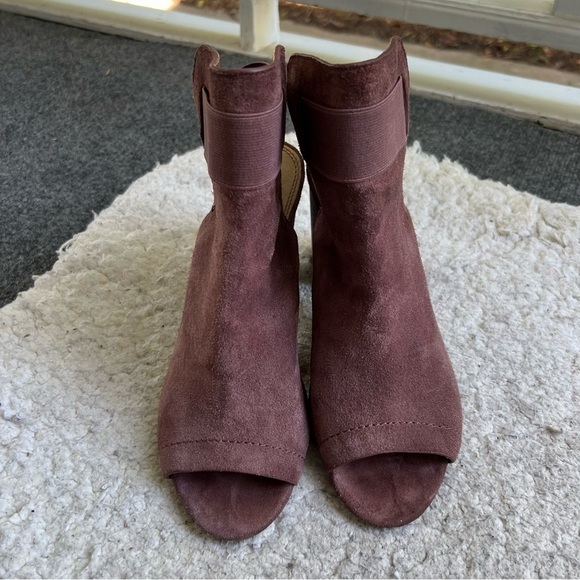 Splendid Rose Suede Peep Toe Criss Cross Elastic Slingback Block Heel Booties - Picture 2 of 11